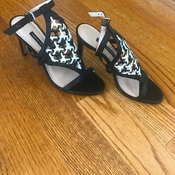 New French Connection Linny Sandal. 7.5 - Picture 1 of 10